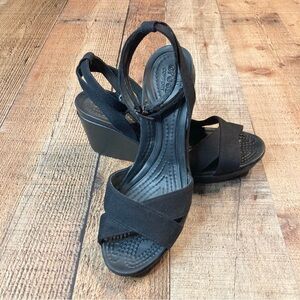 Crocs Leigh II Size 9 Black Strappy Wedge Heel Date Night Wedding Guest EUC